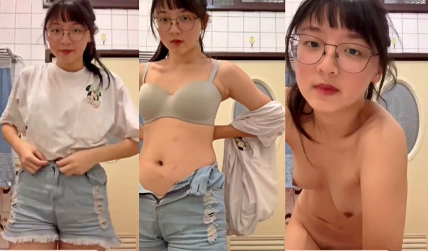 Kính cận đi tắm thôi mà khiến nhiều ae chào cờ liên tục