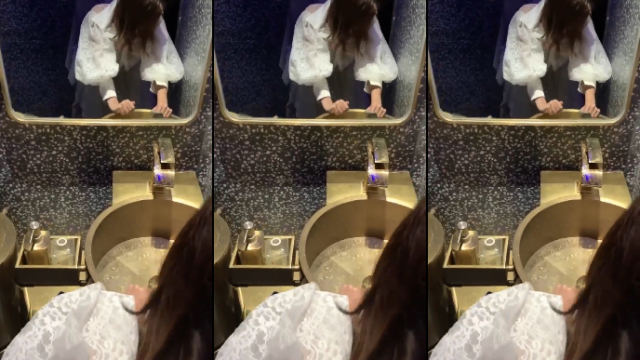 Công chúa trong nhà vệ sinh